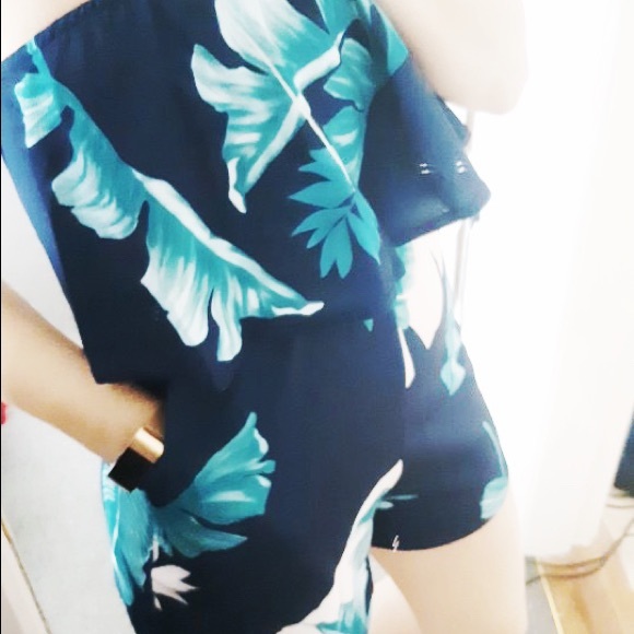 ๐HP 06/02/19๐ Tropical Romper - Picture 3 of 8